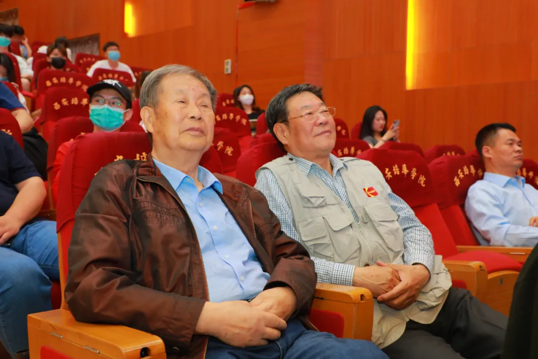三秦在追超·庆祝建党100周年影像展播新闻发布会在西安培华举行 三秦在追超·庆祝建党100周年影像展播新闻发布会在西安培华举行