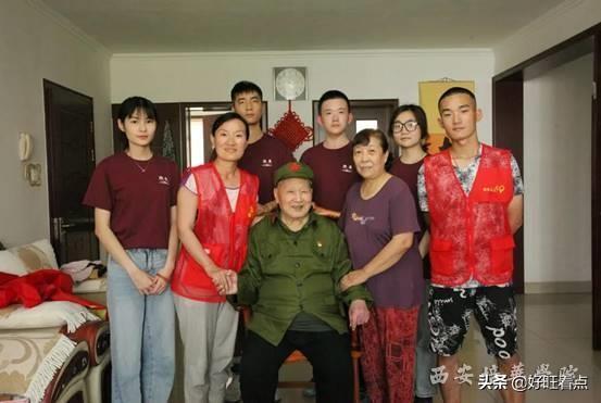不忘先辈功绩 传承红色文化｜培华学子看望老红军老战士