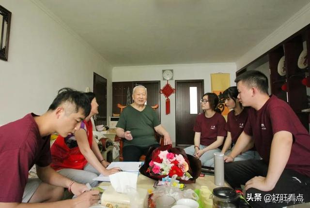 不忘先辈功绩 传承红色文化｜培华学子看望老红军老战士