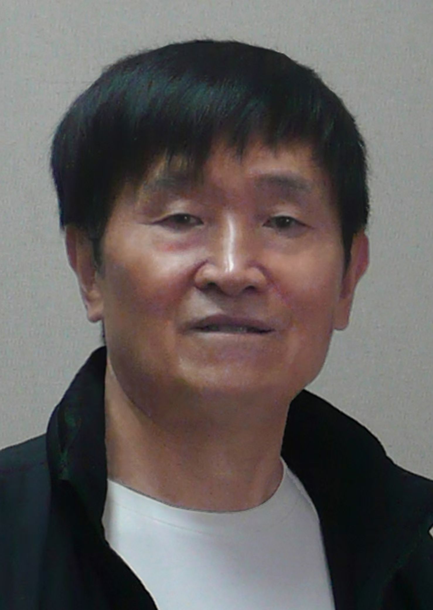 石村 二级教授 博士生导师 著名雕塑家  西安培华学院视觉传达专业带头人