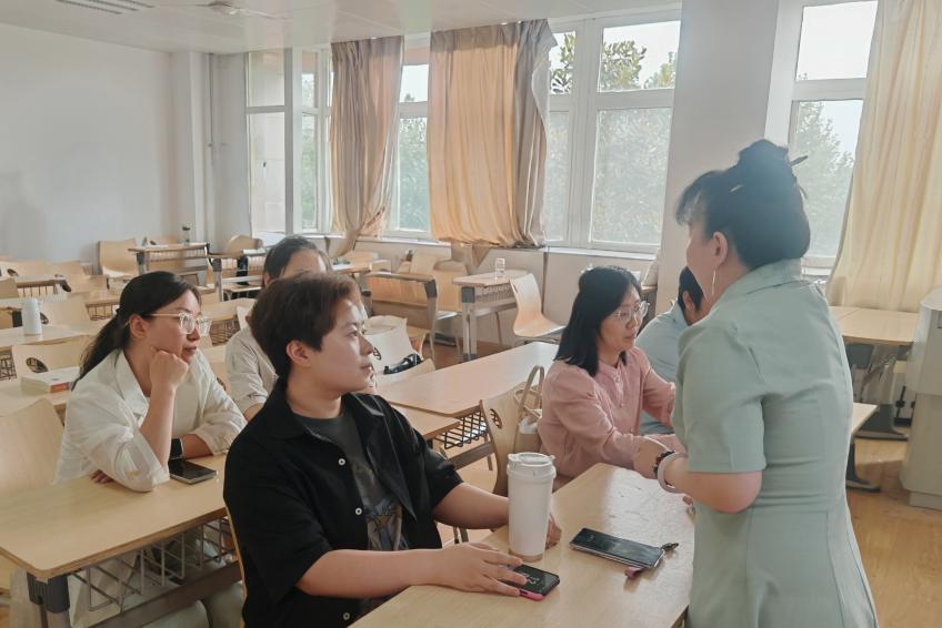 《古代汉语》课程组备课照片2