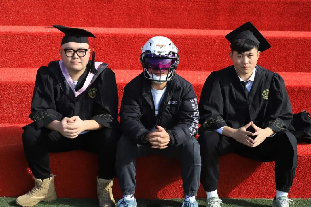 寻找最美校园· 西安培华学院：定格“我”与冬天的最后一片叶