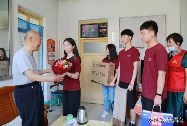 不忘先辈功绩 传承红色文化｜培华学子看望老红军老战士