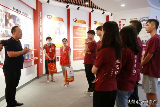 不忘先辈功绩 传承红色文化｜培华学子看望老红军老战士