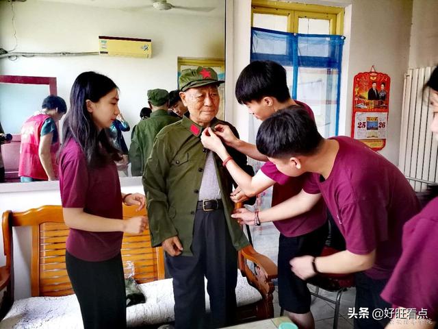 不忘先辈功绩 传承红色文化｜培华学子看望老红军老战士