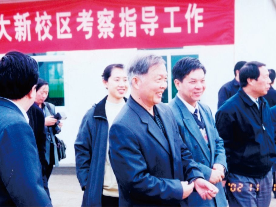 教育部专家组在长安校区建设工地视察