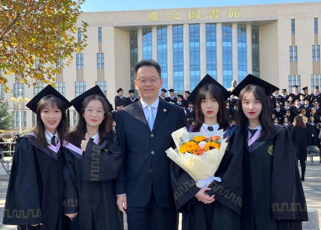 寻找最美校园· 西安培华学院：定格“我”与冬天的最后一片叶