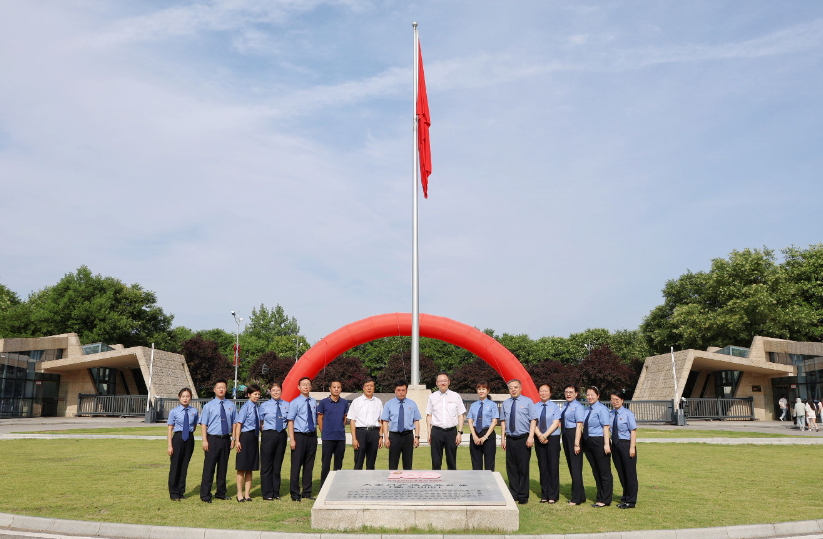 点击图片进入下一页