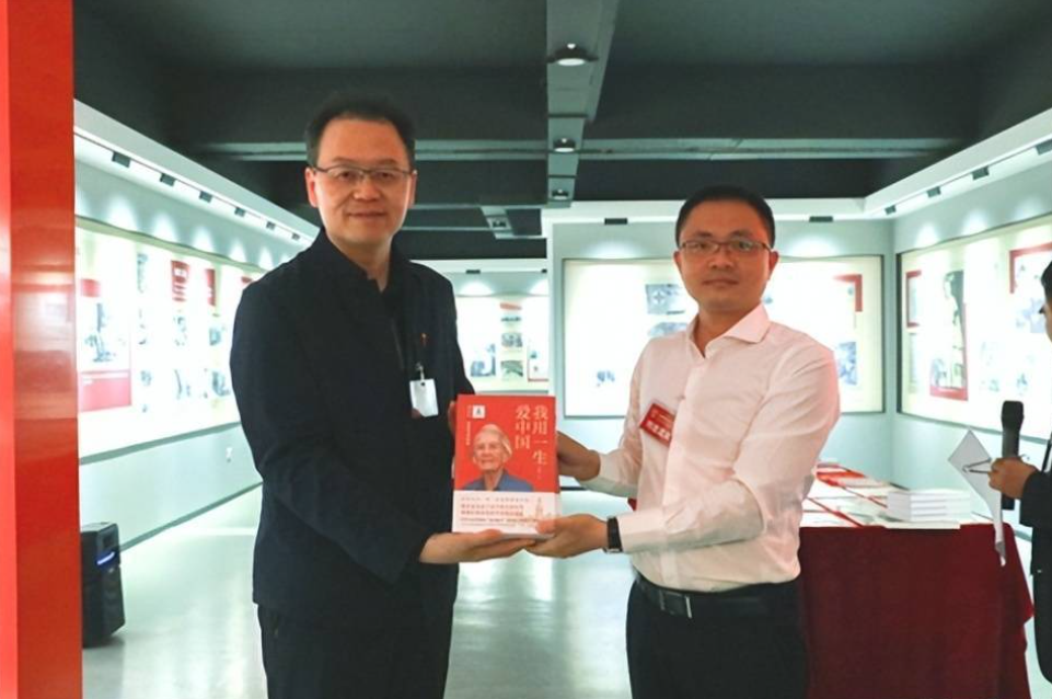 点击图片进入下一页