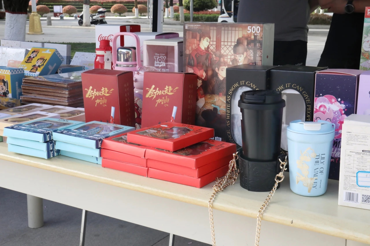 旧书新知 在花香中探索穿越时光的书香_fororder_图片3