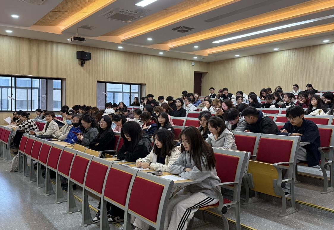 传媒与设计学院召开大学英语四级考试动员暨经验分享大会