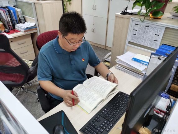 http://www.peihua.edu.cn/__local/0/91/DE/17510779126EF7732A47D12E1B7_9C48C7E2_2D594.jpg?e=.jpg