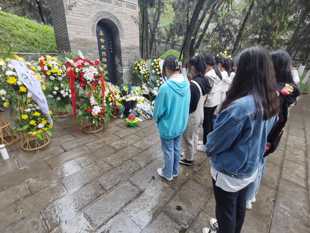默哀.jpg