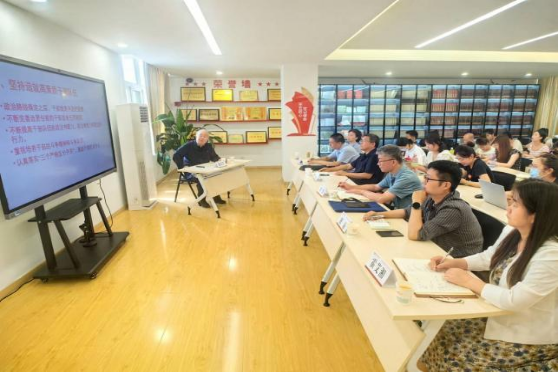 中央党校（国家行政学院）戴焰军教授在我校做党建专题学术报告