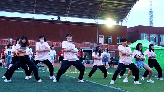 https://www.peihua.edu.cn/__local/A/EA/54/CD82EAE0BCAB2BD50188A4A8D42_6AF7D16D_8F12.png