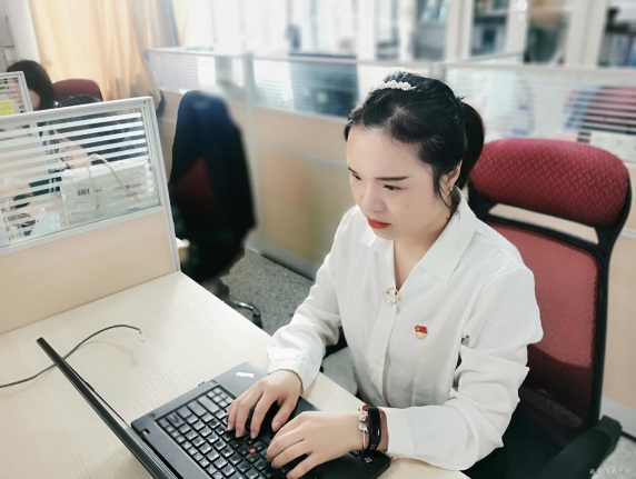 http://www.peihua.edu.cn/__local/3/A8/19/14C0464EC60FC68D5449A930D9C_9E261F83_4317A.jpg?e=.jpg