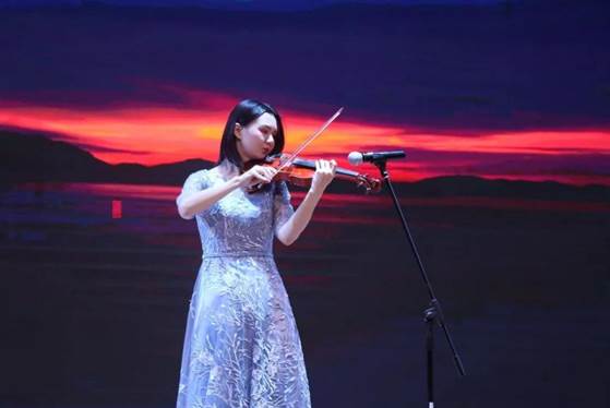 https://www.peihua.edu.cn/__local/5/5D/37/22805857B6DC6E2F2DA4E3A0699_37E337D8_8EE2.png