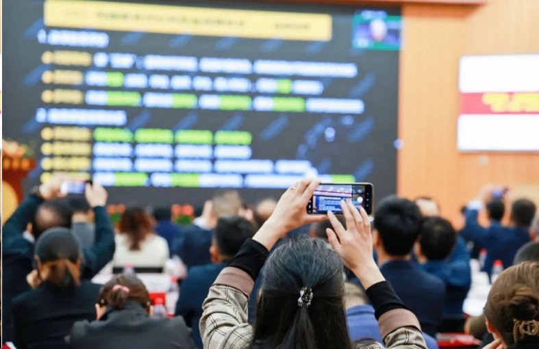 点击图片进入下一页