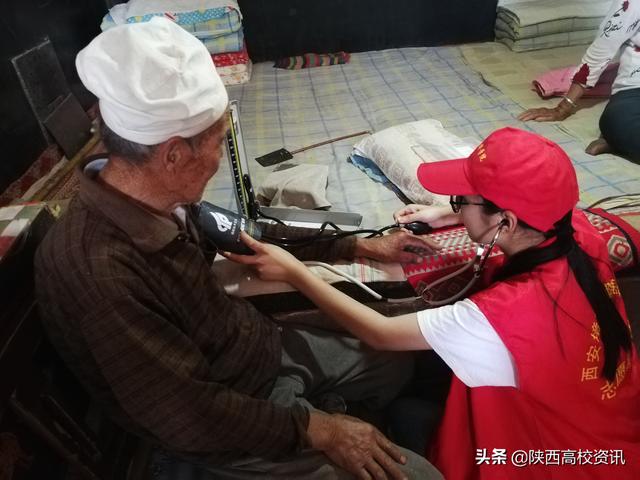 小我融入大我青春献给祖国,西安培华学院青歌志愿服务队社会实践
