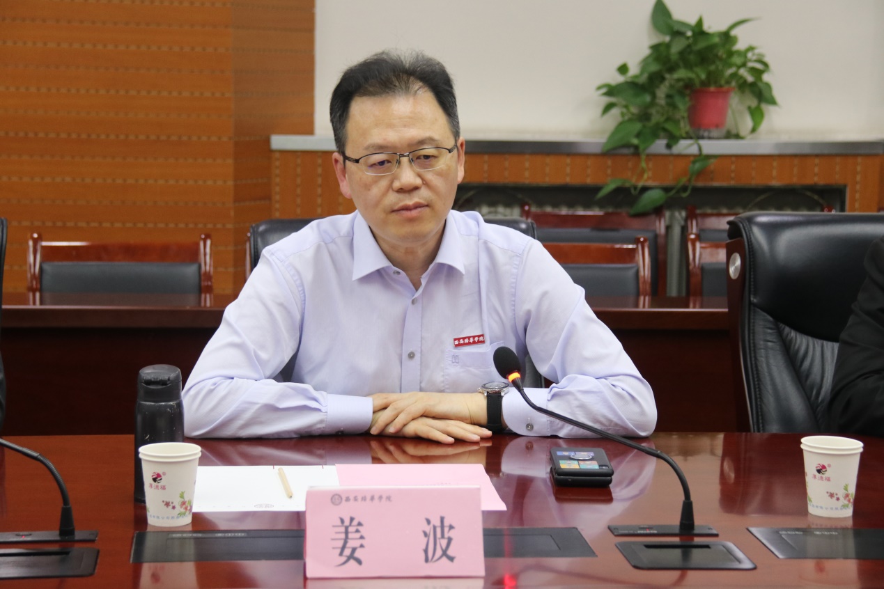 说明: C:\Users\Administrator\Desktop\校企合作\校企合作\IMG_1106.JPG